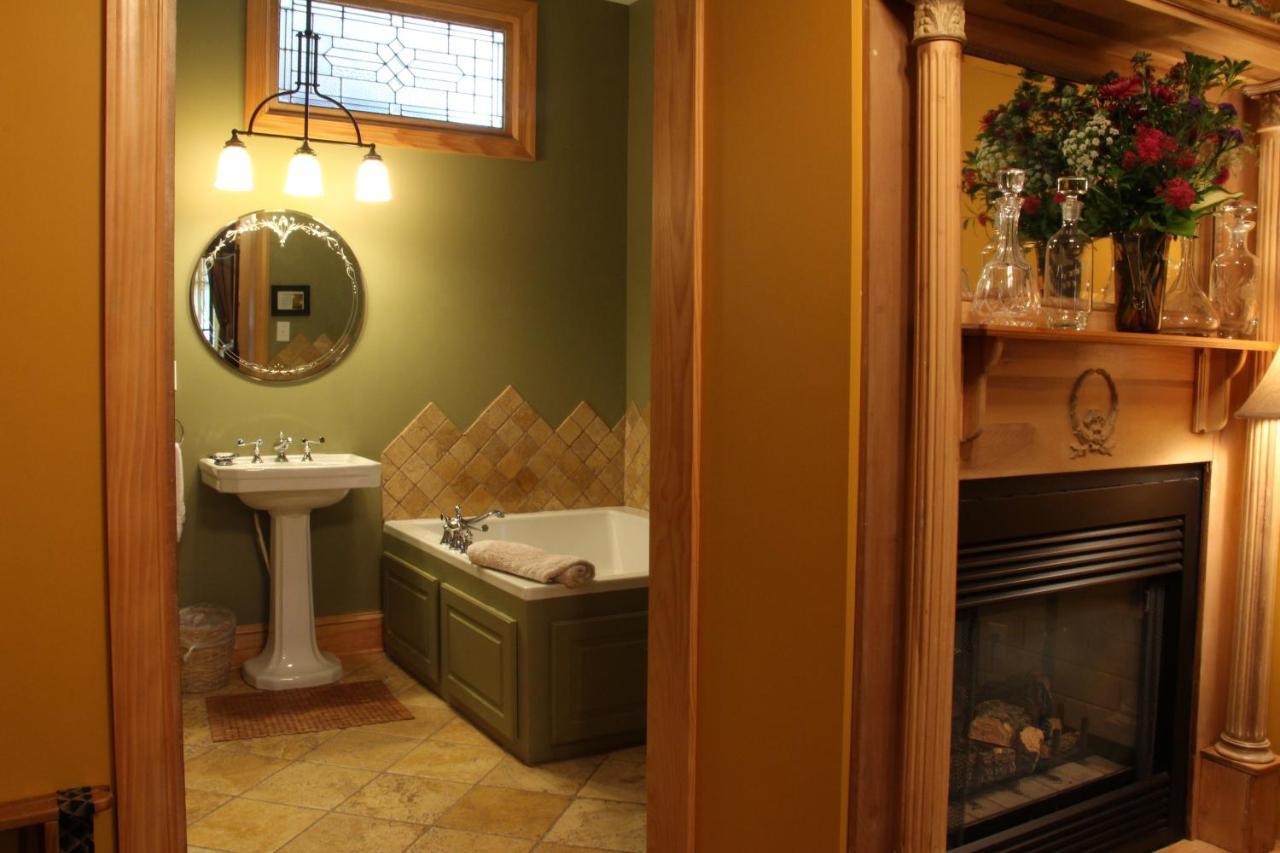 Amethyst Inn Adamstown 외부 사진